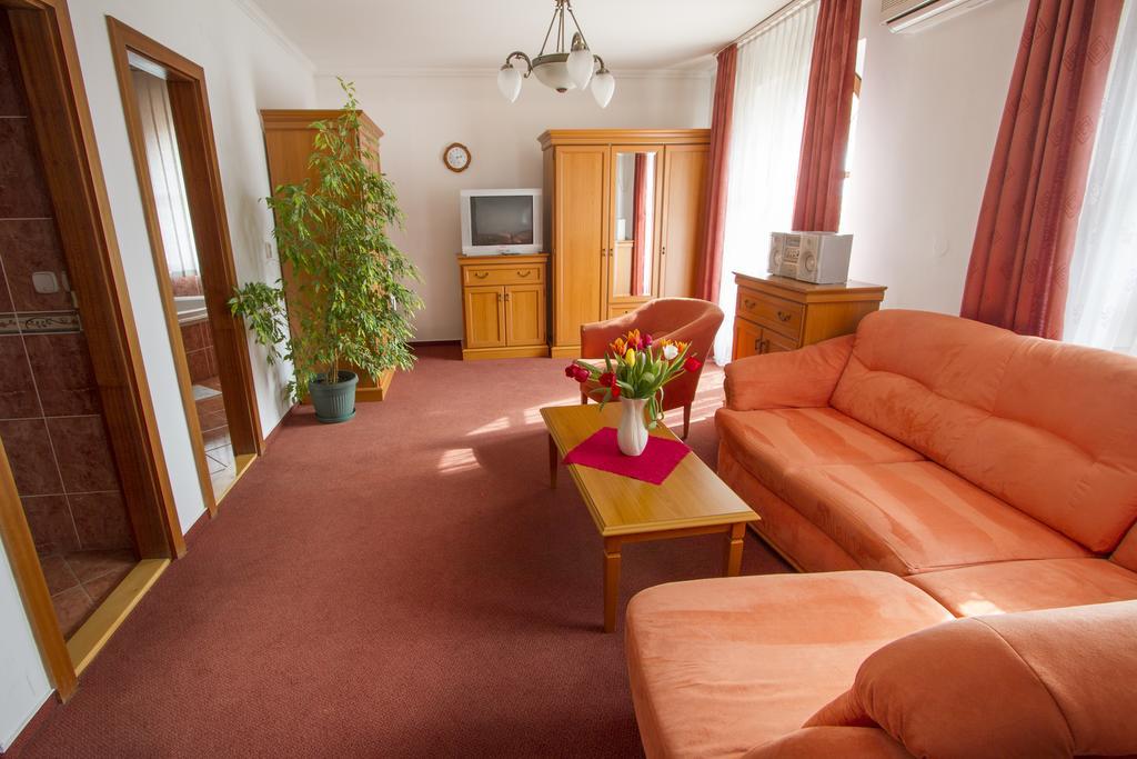 Hotel Grand Žilina Quarto foto